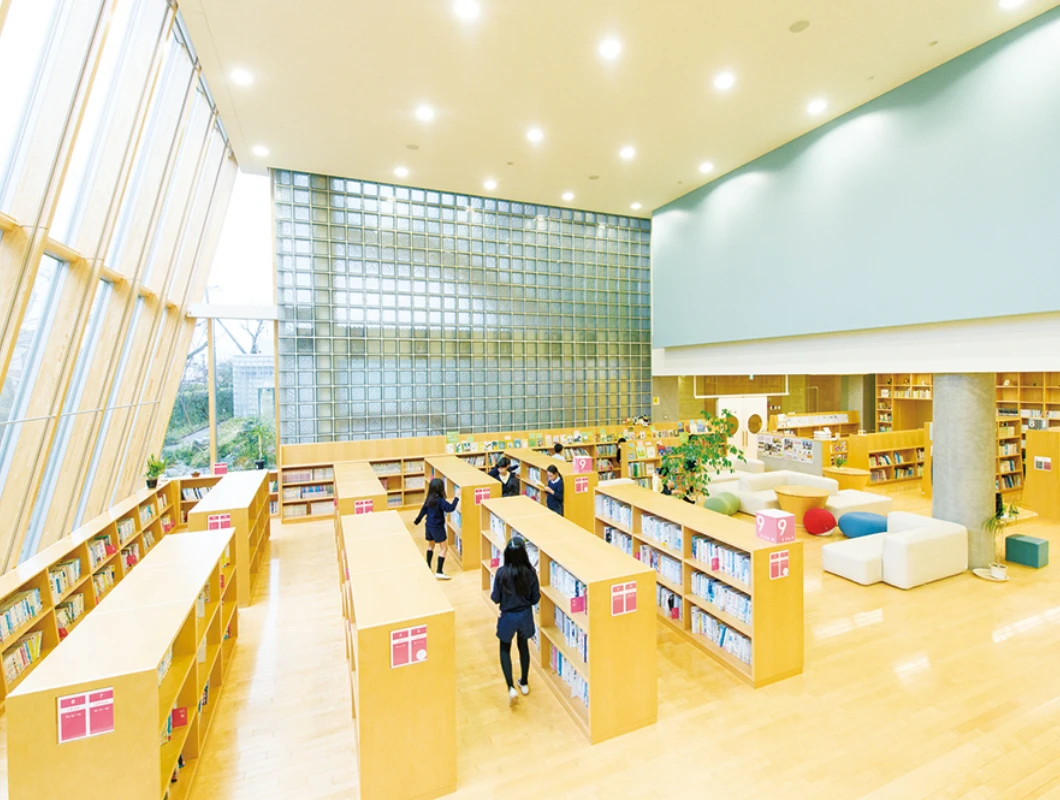 図書室（小学校本館内）