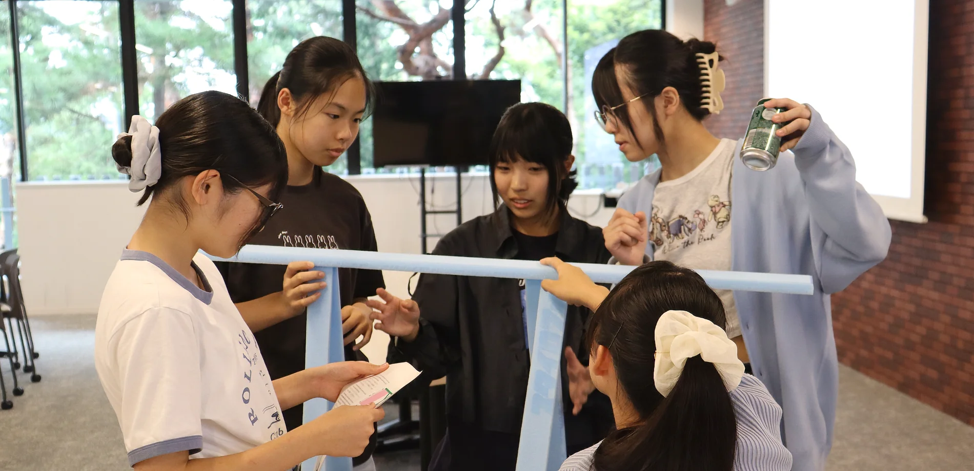 「発砲スチロール製クレーンの製作とそれによる錘吊り上げコンテスト」の画像