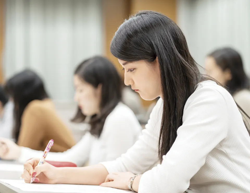 TOPIC 01 総合型選抜再編　年内基礎学力型スタート